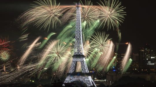 2c026 16621641 - Feu d'artifice du 14 juillet 2020 : est-il annulé ou maintenu à Paris ? - Revue de presse des artificiers