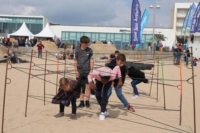 - EN IMAGES. À Saint-Jean-de-Monts, le public était nombreux pour ce week-end de Kid's Folies - Revue de presse des artificiers