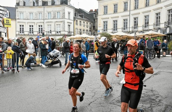 912dc l ambiance etait tres bonne et il y avait du - De la pluie sur le Marathon de Vannes, mais du soleil dans les cœurs - Revue de presse des artificiers