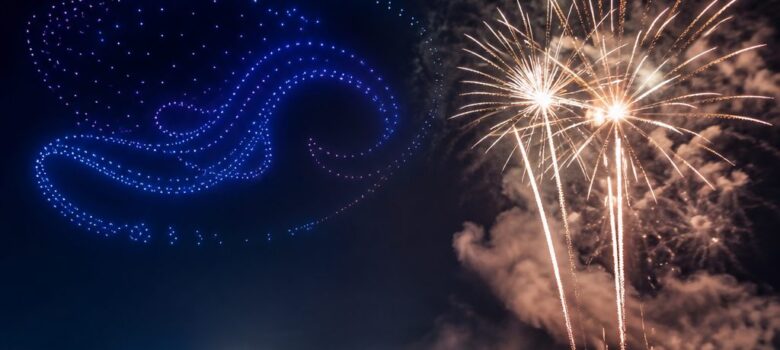 comment pr parer le brief d un spectacle hybride drones et feu d artifice 1 - Comment préparer le brief d’un spectacle hybride drones et feu d’artifice ? - Pyrotechnie.com – Feux d’artifice et culture pyrotechnique
